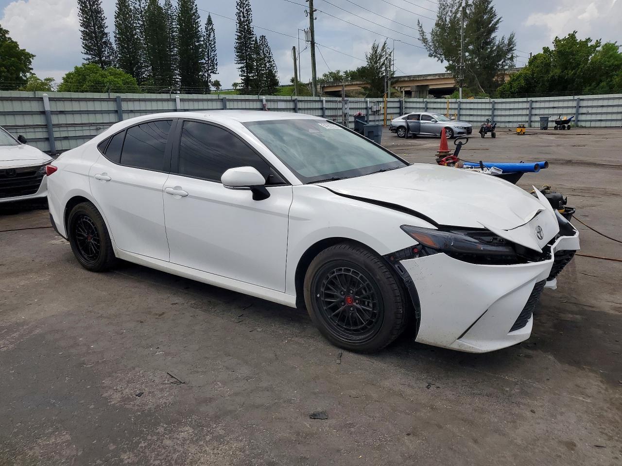 2025 Toyota Camry Le - Фото 4