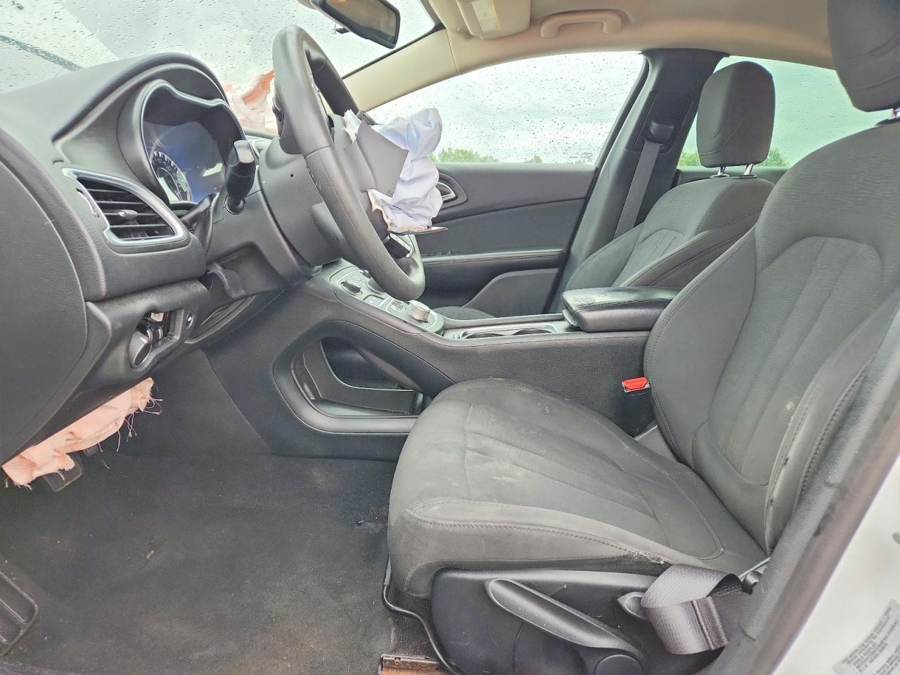 2016 Chrysler 200 Limited - Фото 7