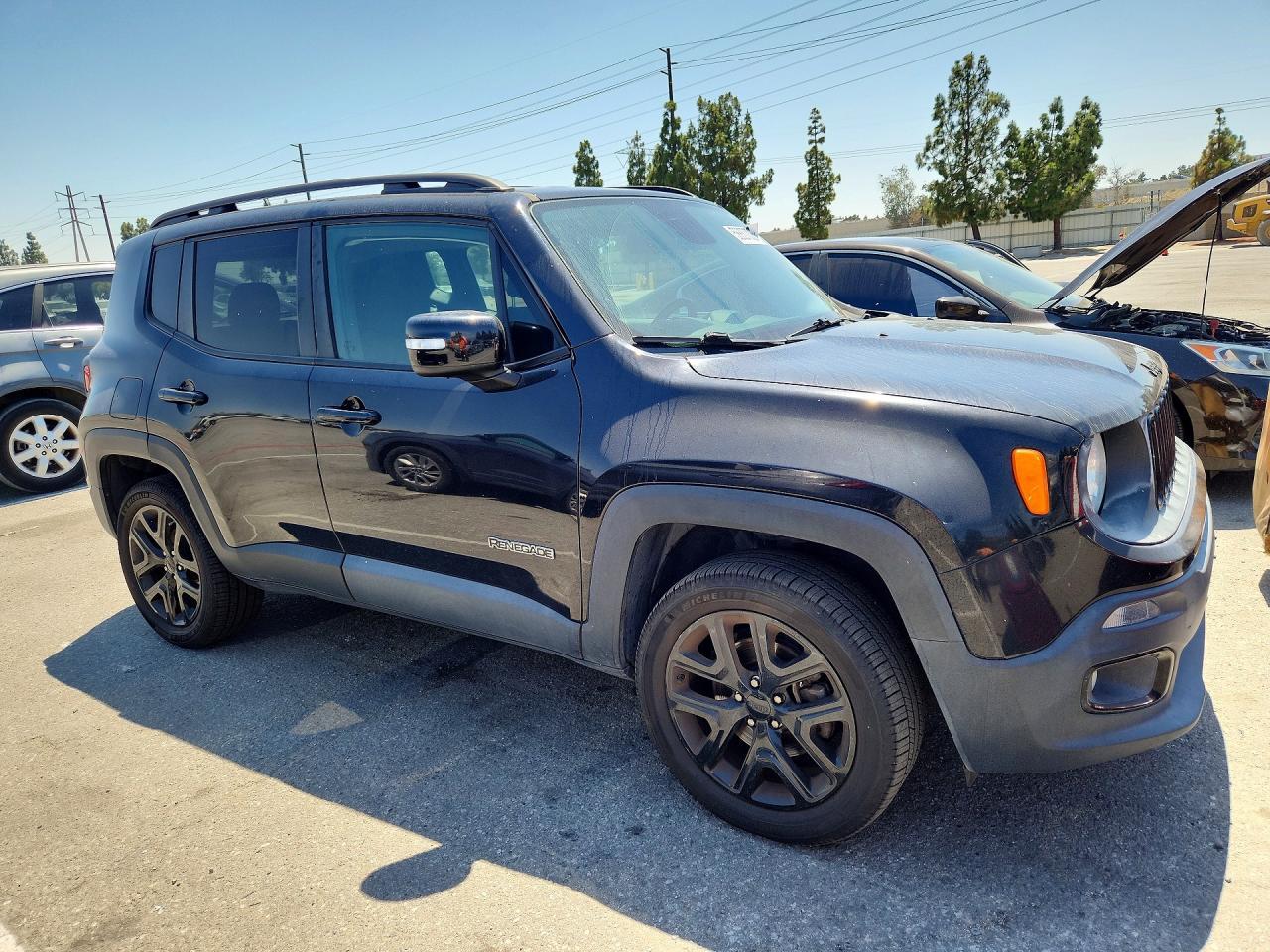 2016 Jeep Renegade Latitude - Image 4