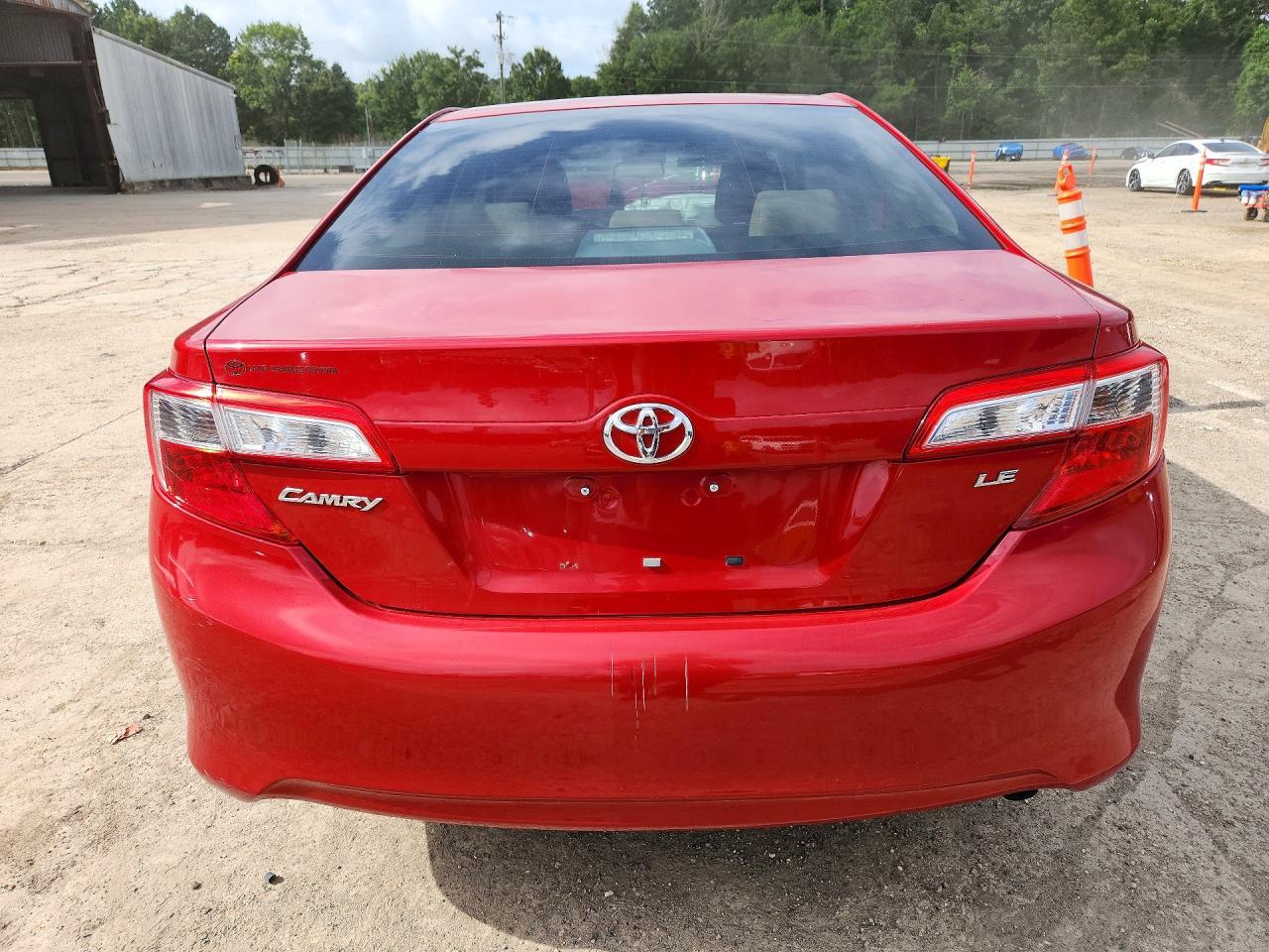 2012 Toyota Camry Le - Фото 6