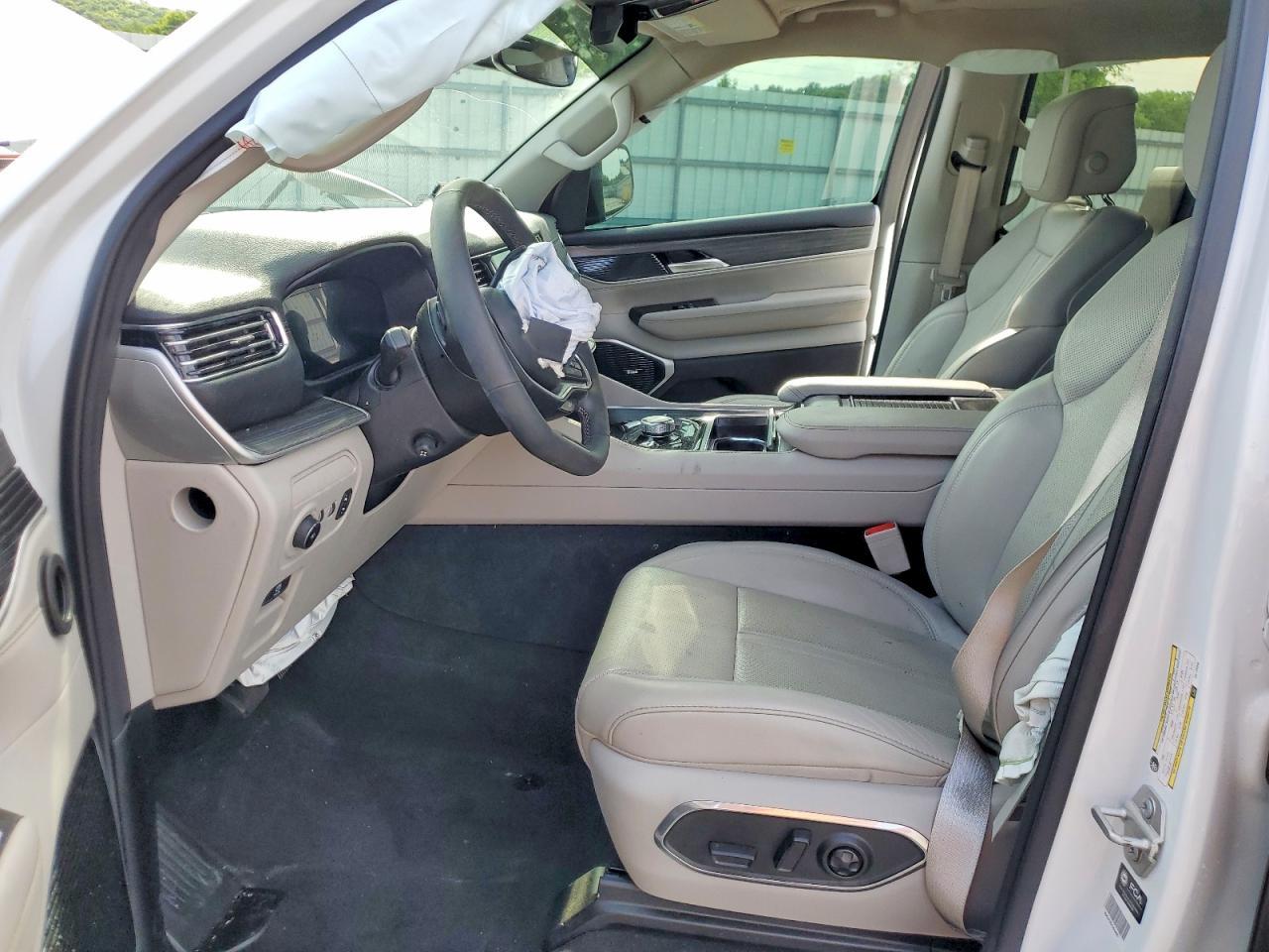 2024 Jeep Wagoneer L Series Iii - Image 7