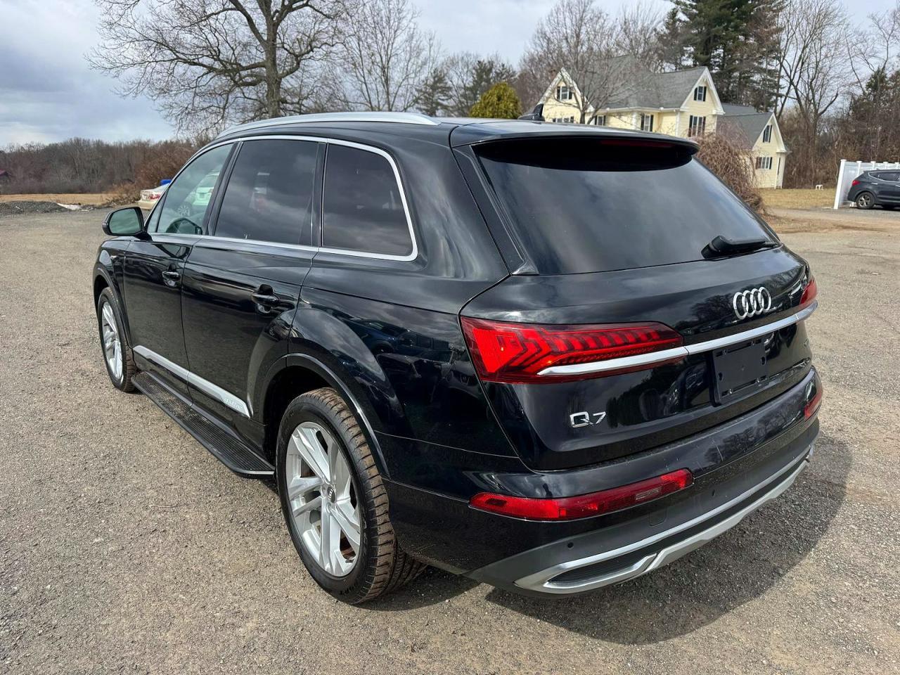 2020 Audi Q7 Premium - Image 2