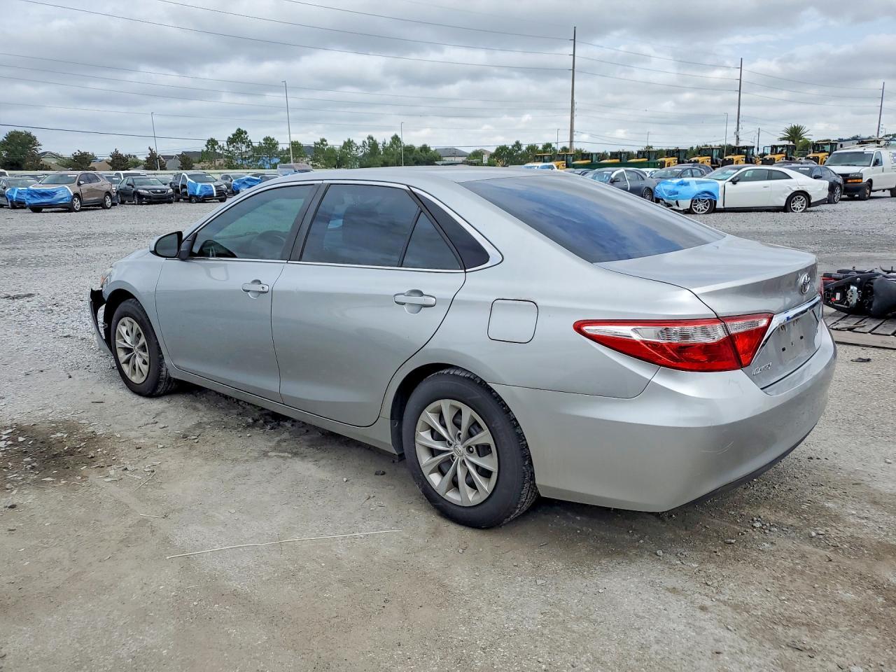 2017 Toyota Camry Le - Image 2