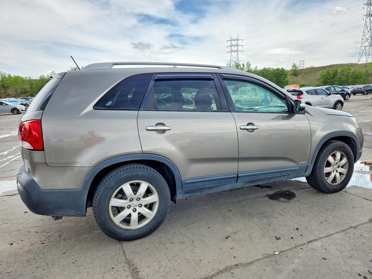 2013 Kia Sorento Lx - Image 3