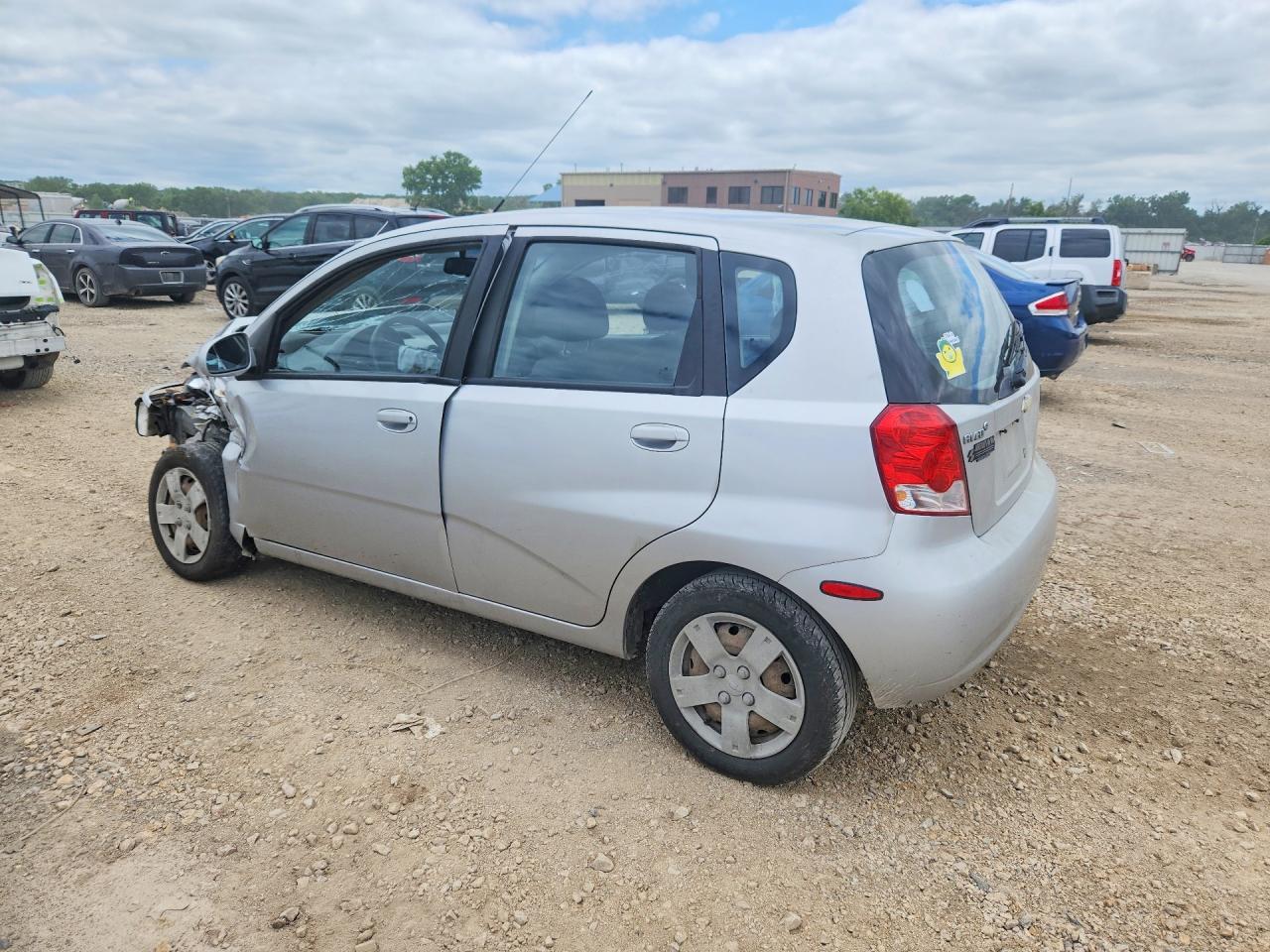 2008 Chevrolet Aveo Base - Image 2