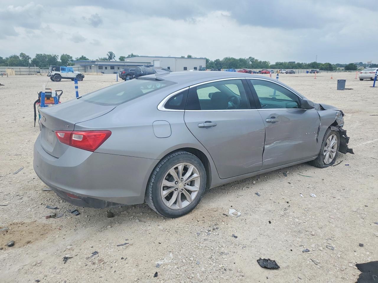 2023 Chevrolet Malibu Lt - Фото 3