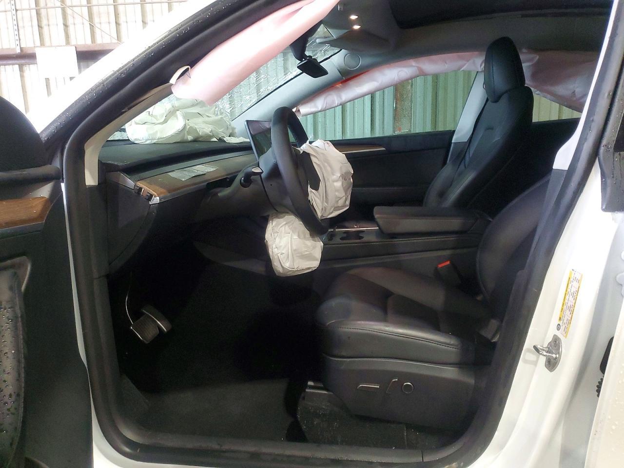 2024 Tesla Model Y - Image 7