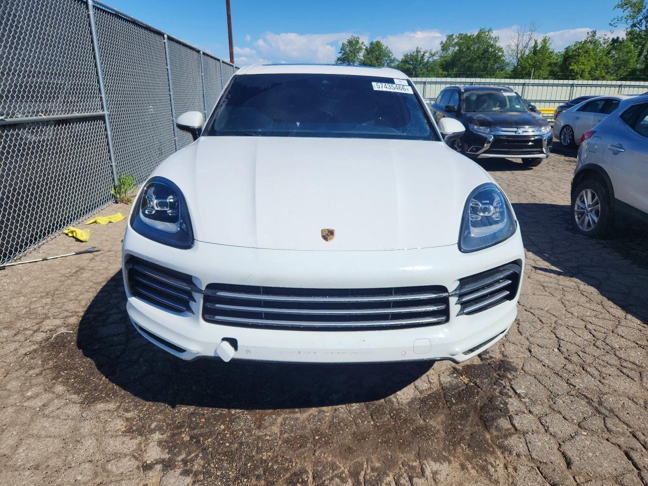 2019 Porsche Cayenne - Image 5