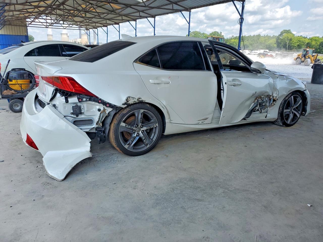 2017 Lexus Is 300 - Image 3