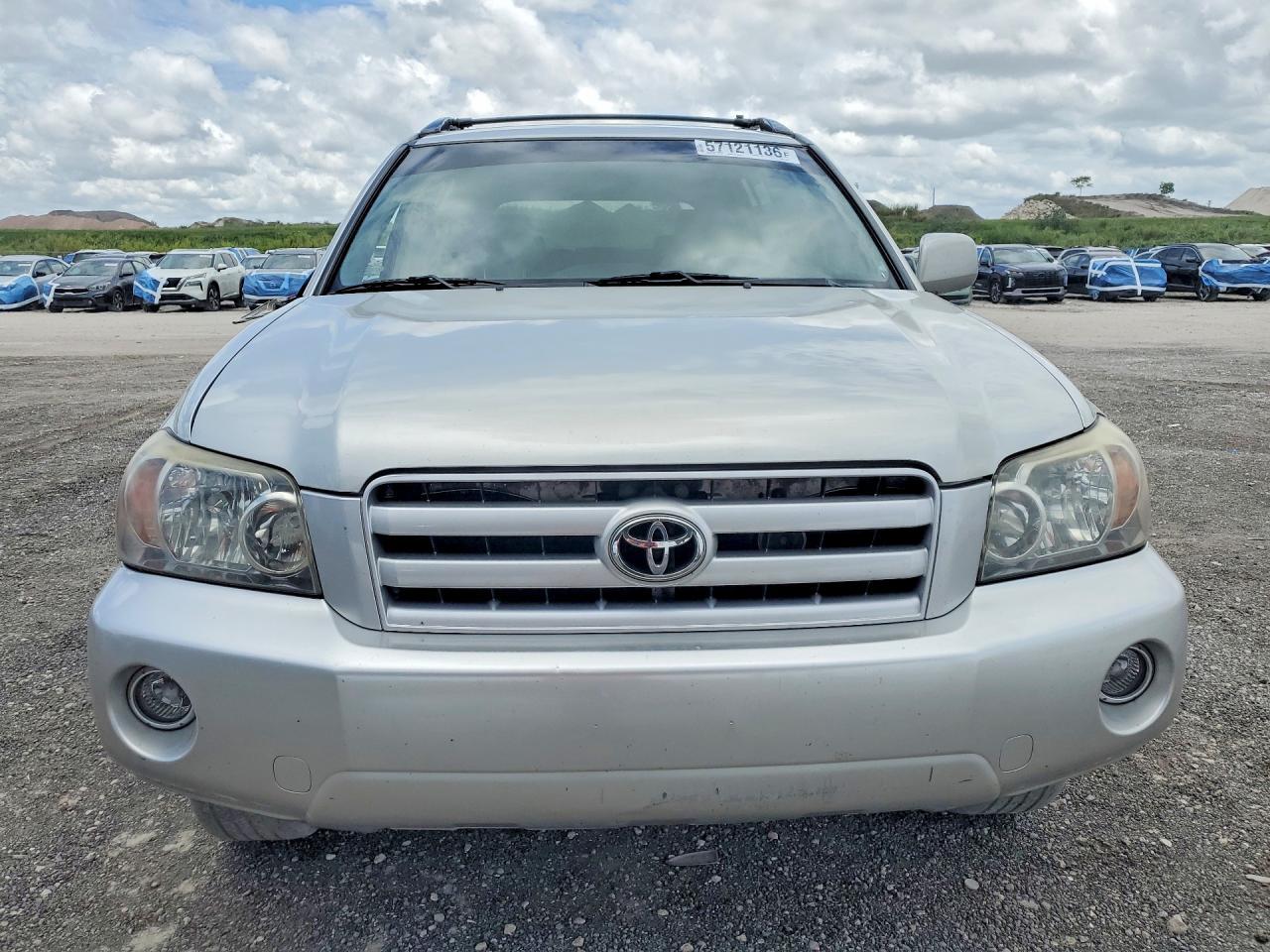 2004 Toyota Highlander Base - Фото 5