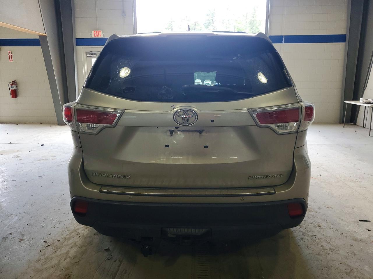 2015 Toyota Highlander Limited - Image 6