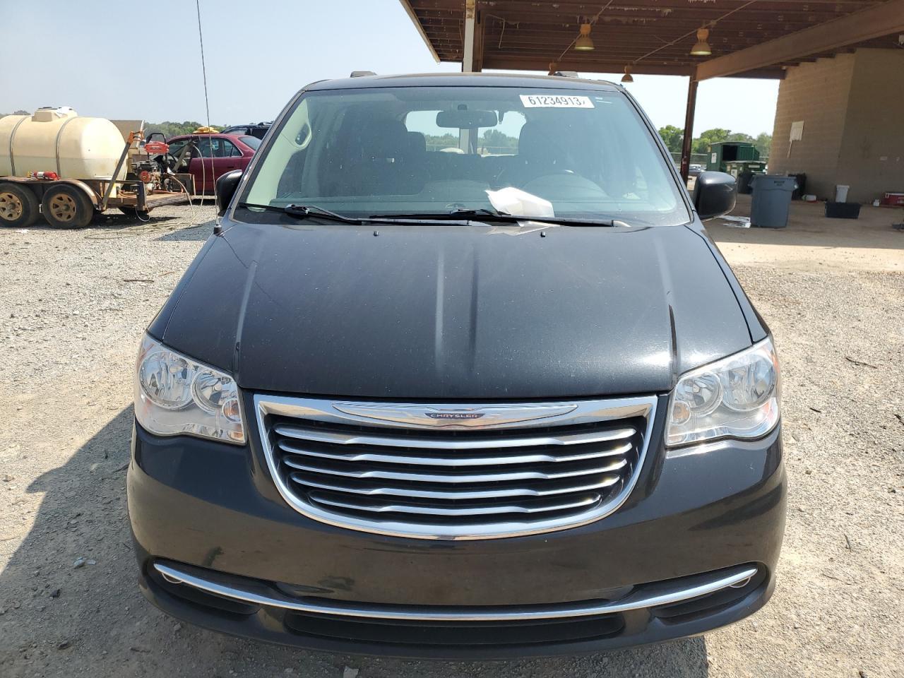 2016 Chrysler Town & Country Touring - Image 5