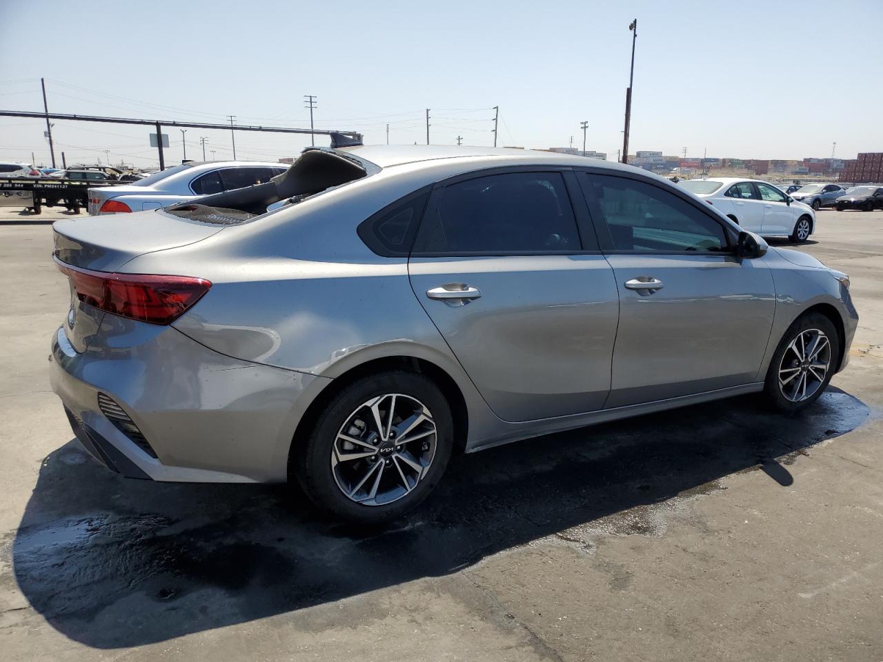2022 Kia Forte Fe - Фото 3