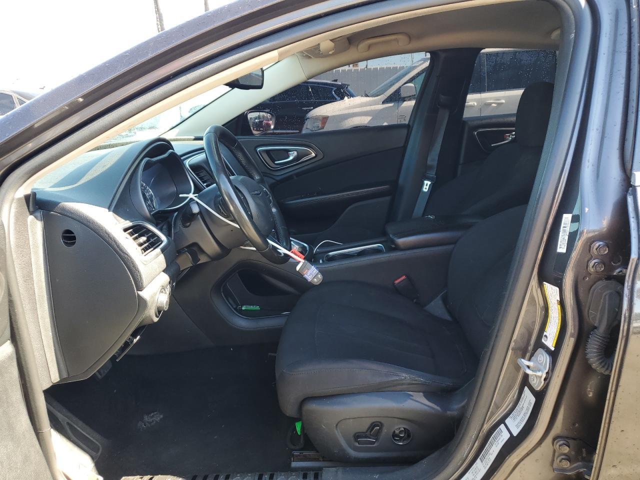 2015 Chrysler 200 Limited - Фото 7