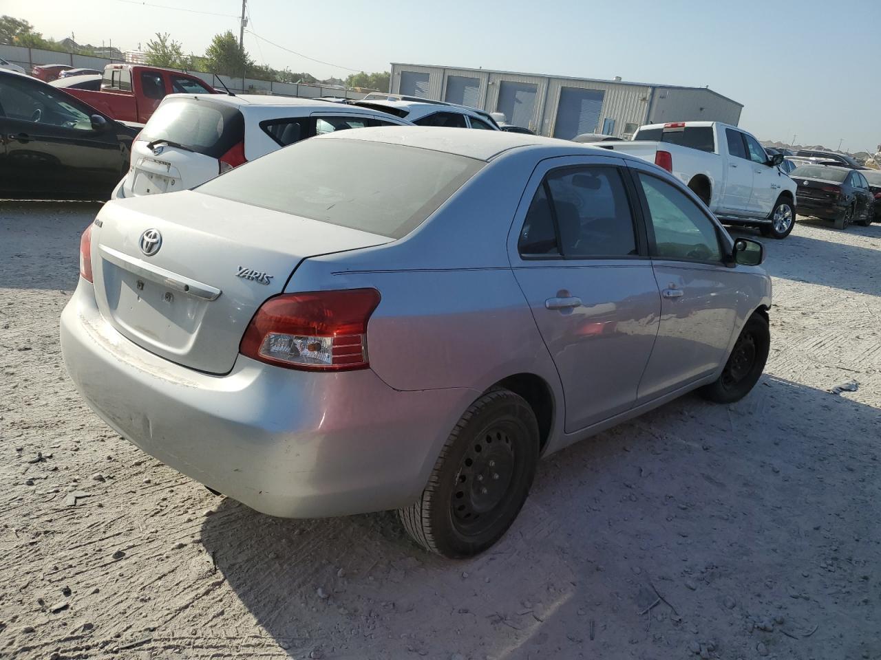 2009 Toyota Yaris - Image 3