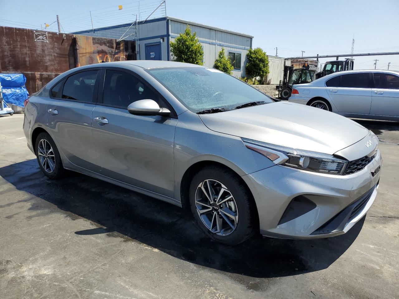2022 Kia Forte Fe - Фото 4