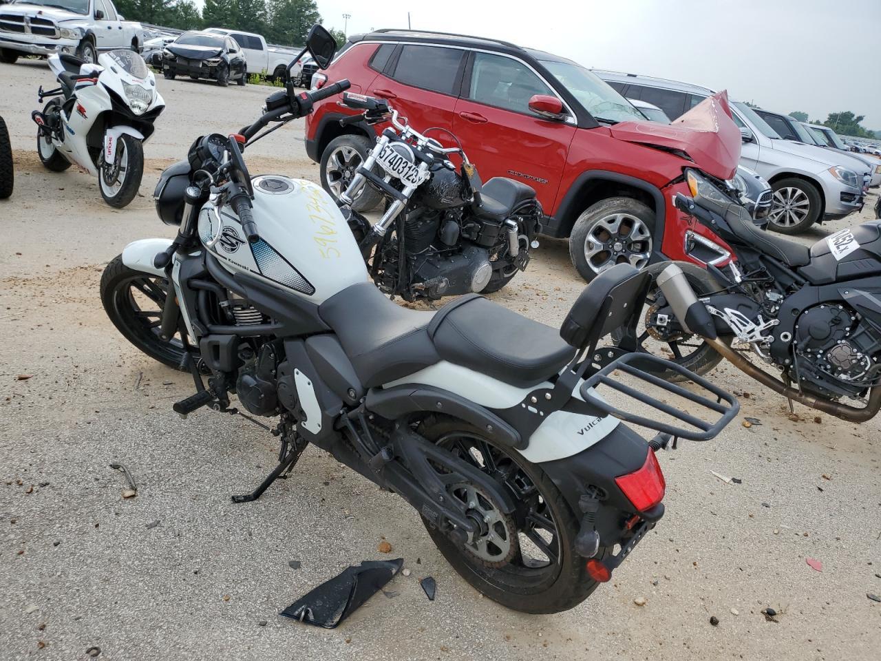 2022 Kawasaki En650 C - Фото 3