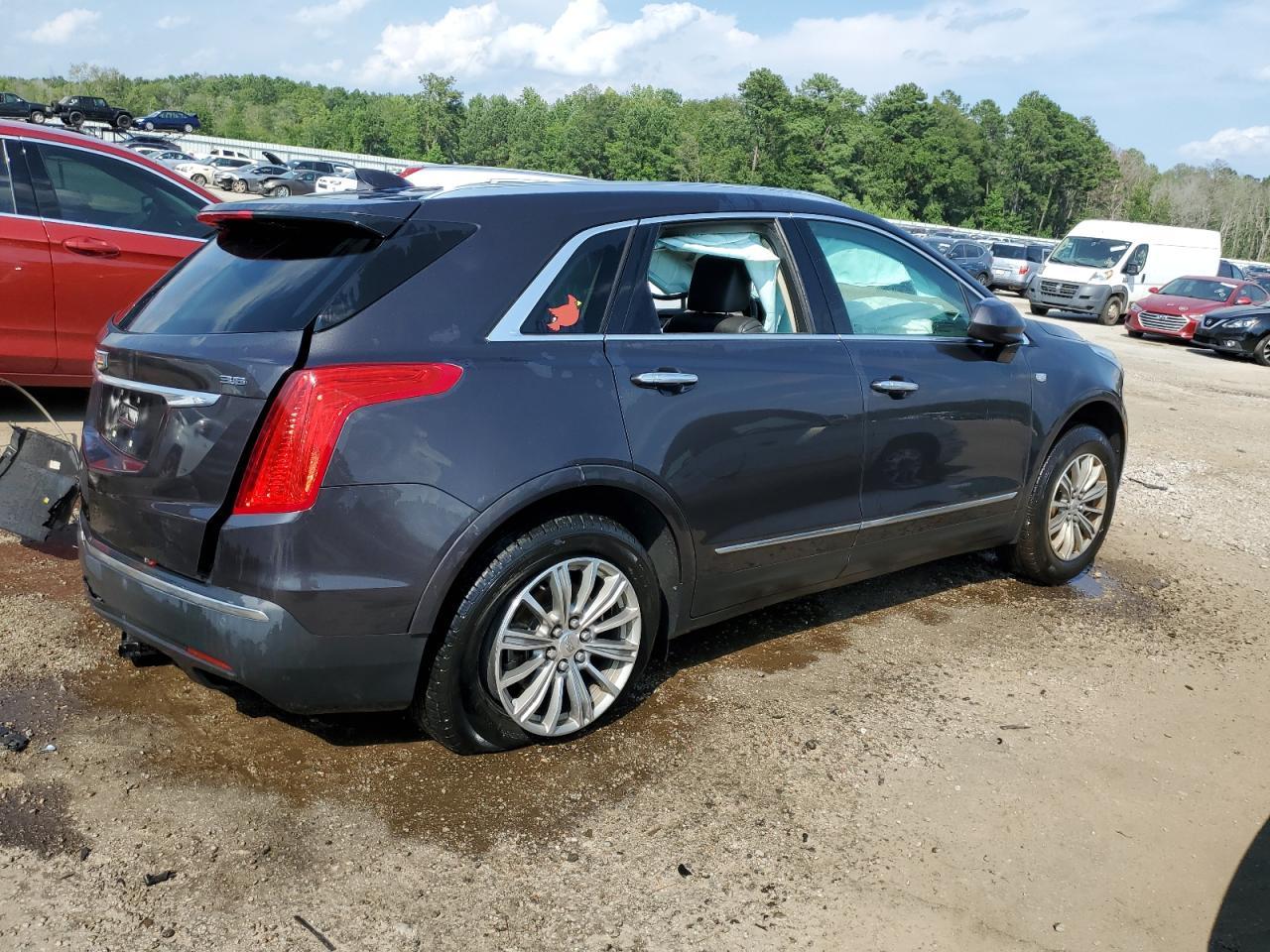 2017 Cadillac Xt5 Luxury - Image 3