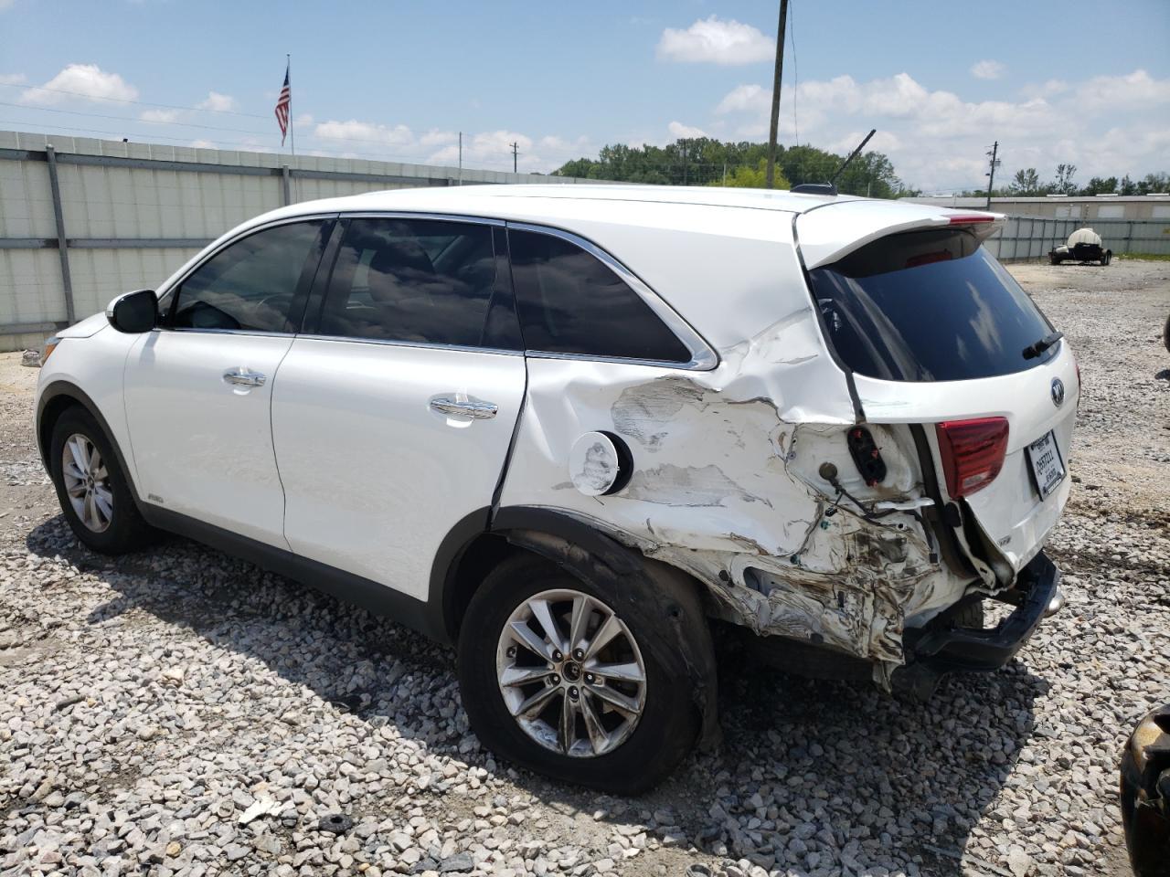 2019 Kia Sorento L - Image 2