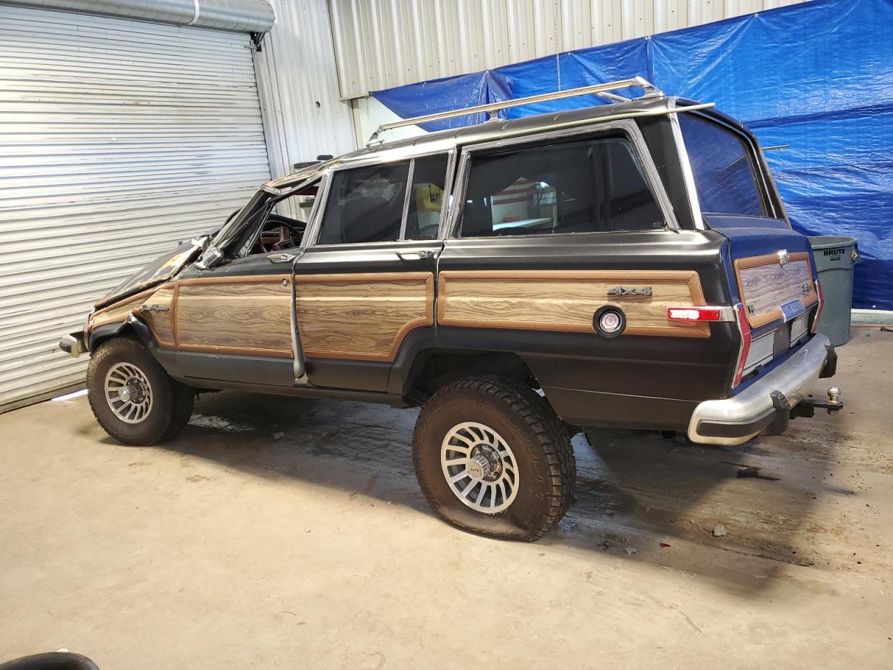 1988 Jeep Grand Wagoneer - Фото 2