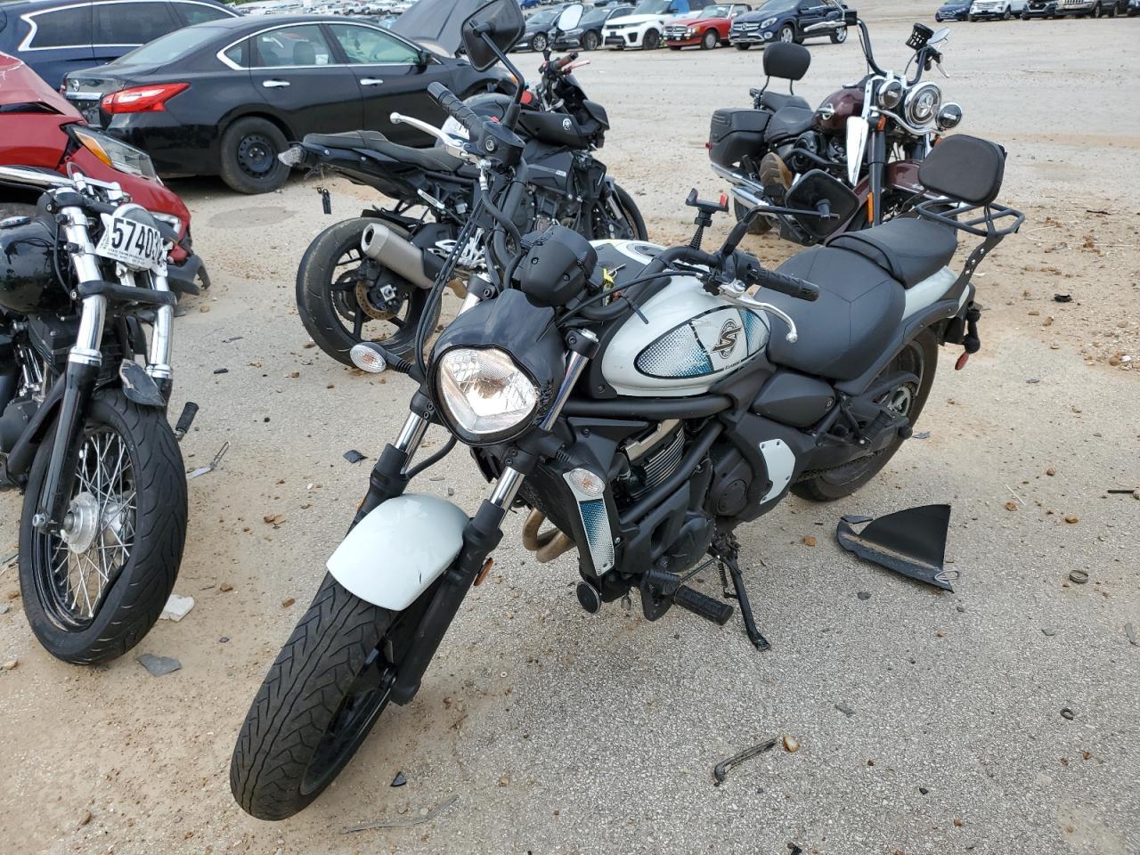 2022 Kawasaki En650 C - Фото 2