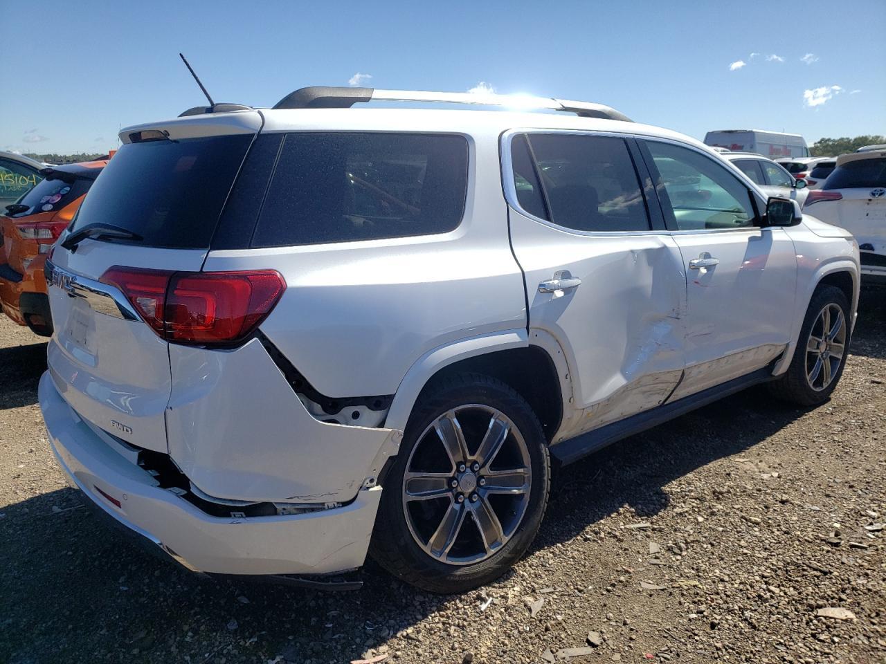 2017 GMC Acadia Denali - Фото 3