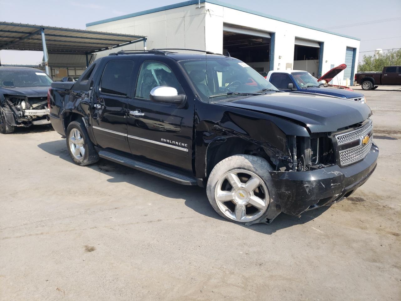 2011 Chevrolet Avalanche Ltz - Image 4