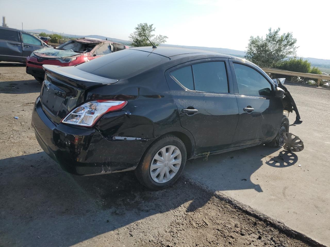 2019 Nissan Versa S - Фото 3