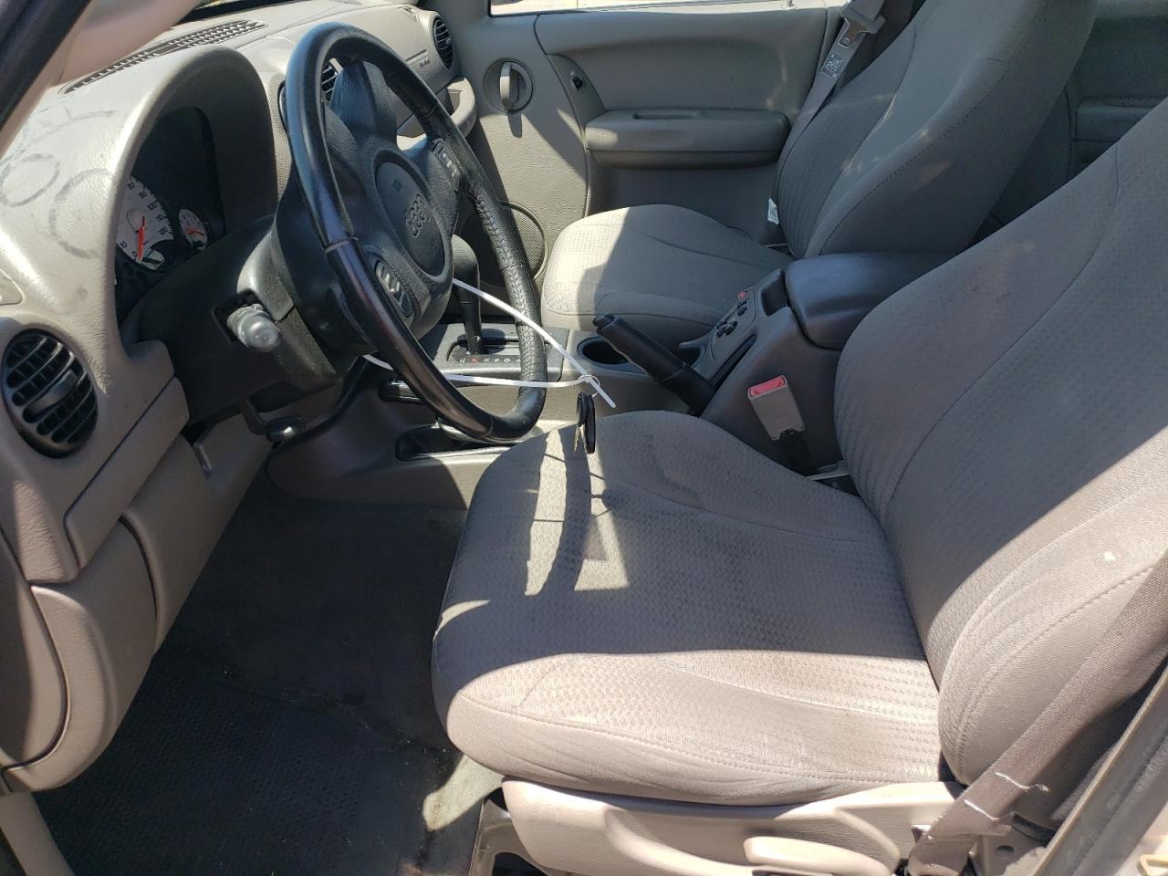 2004 Jeep Liberty - Фото 7