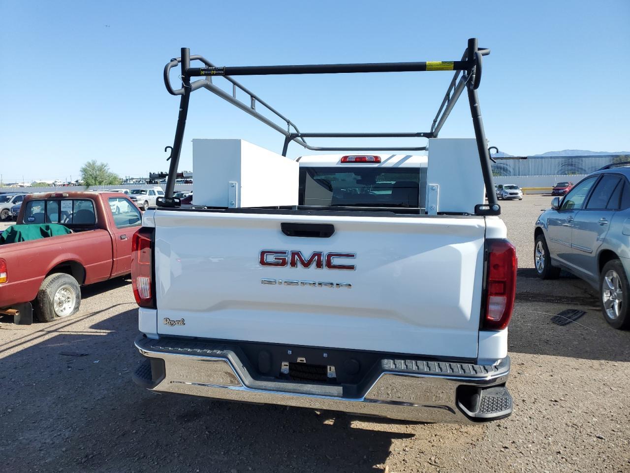 2023 GMC Sierra C1500 - Фото 6