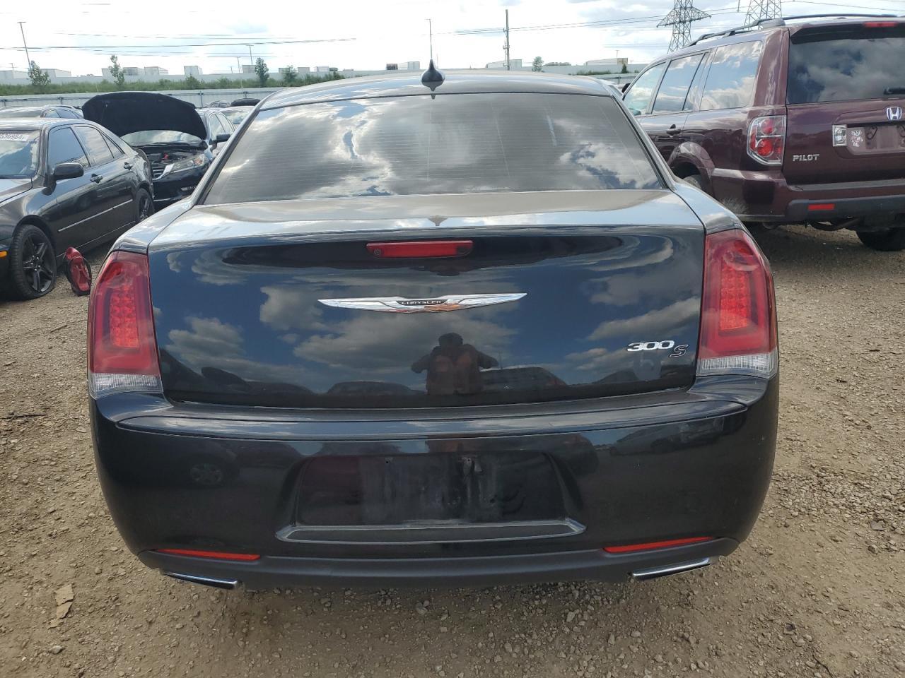 2016 Chrysler 300 S - Image 6