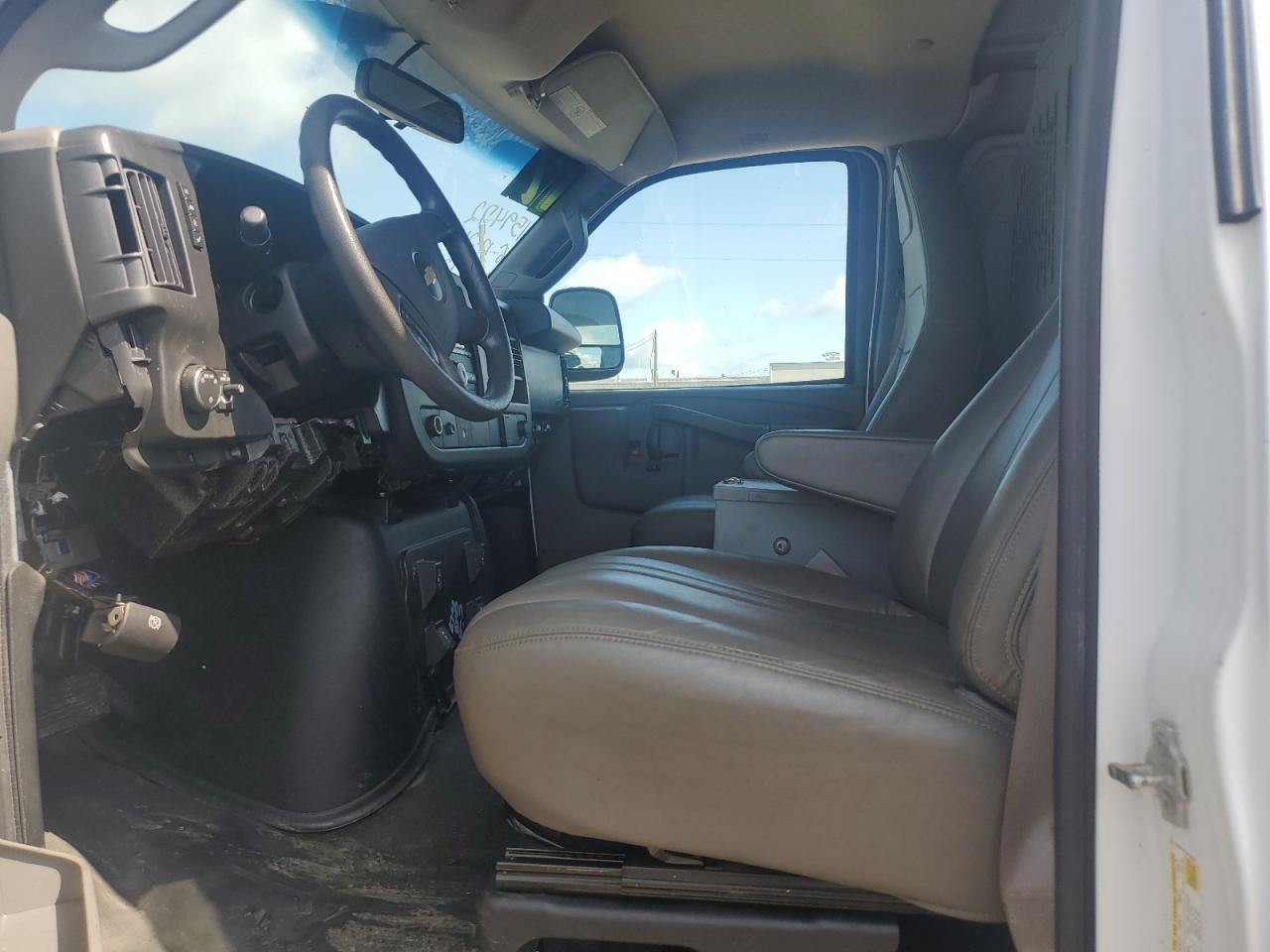 2017 Chevrolet Express G2500 - Image 7