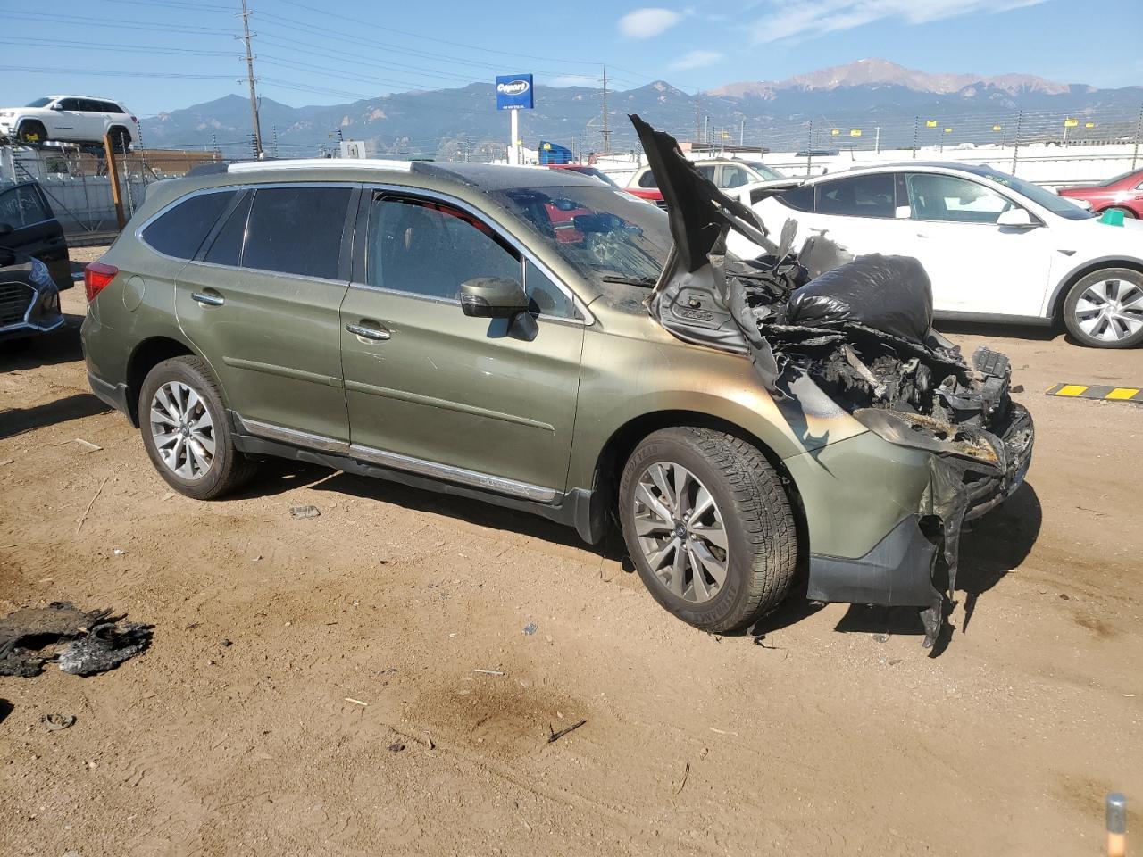 2017 Subaru Outback Touring - Image 4