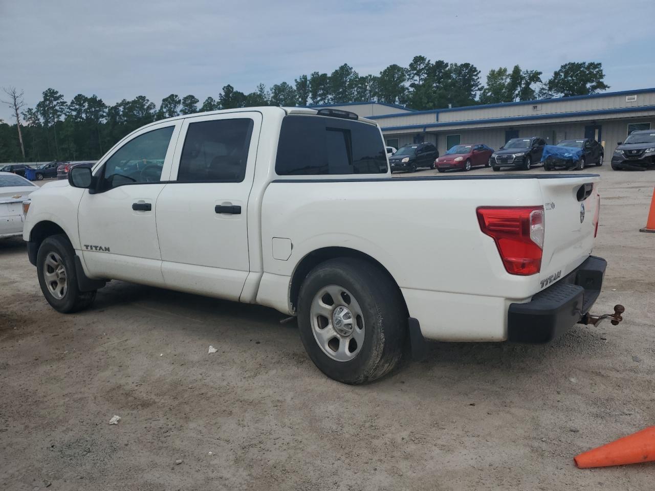 2019 Nissan Titan S - Фото 2