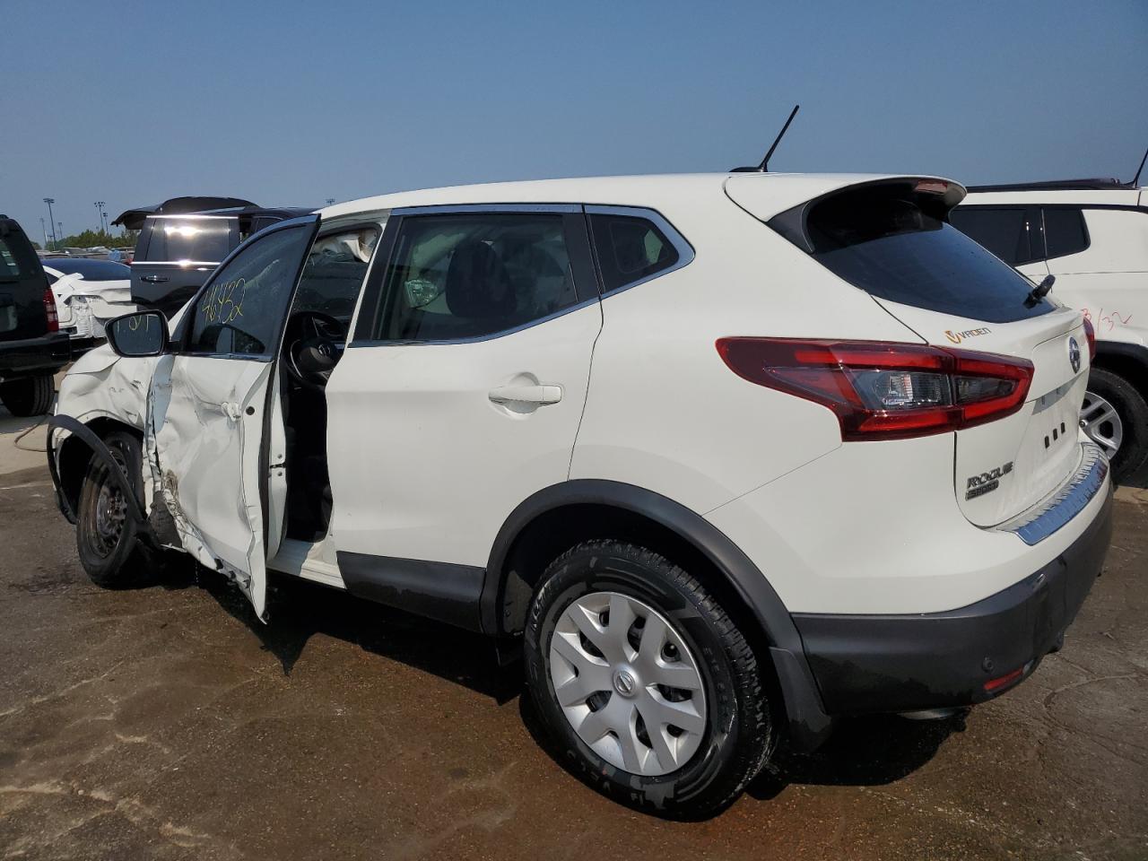 2020 Nissan Rogue Sport S - Image 2