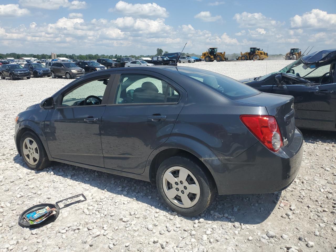 2013 Chevrolet Sonic Ls - Фото 2