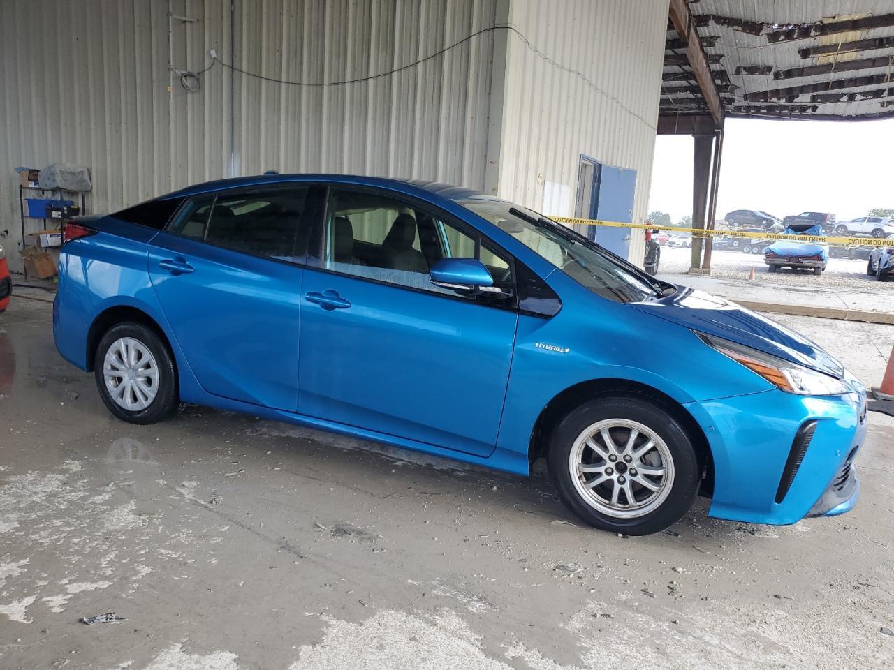 2020 Toyota Prius L - Фото 4