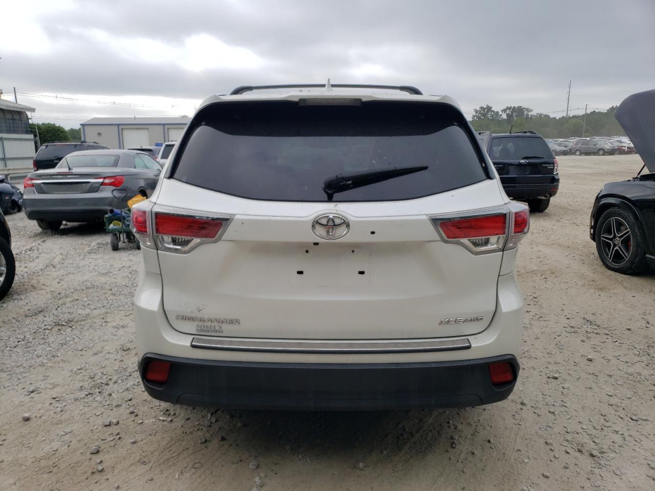 2016 Toyota Highlander Xle - Image 6