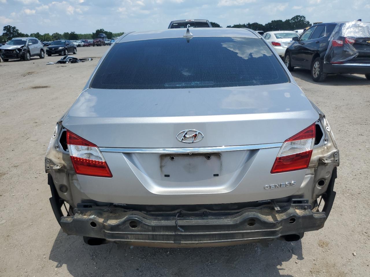2013 Hyundai Genesis 3.8L - Фото 6