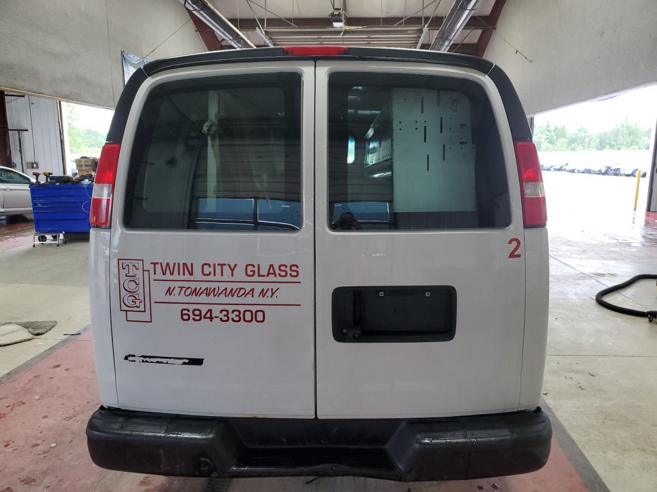2018 Chevrolet Express G2500 - Фото 6