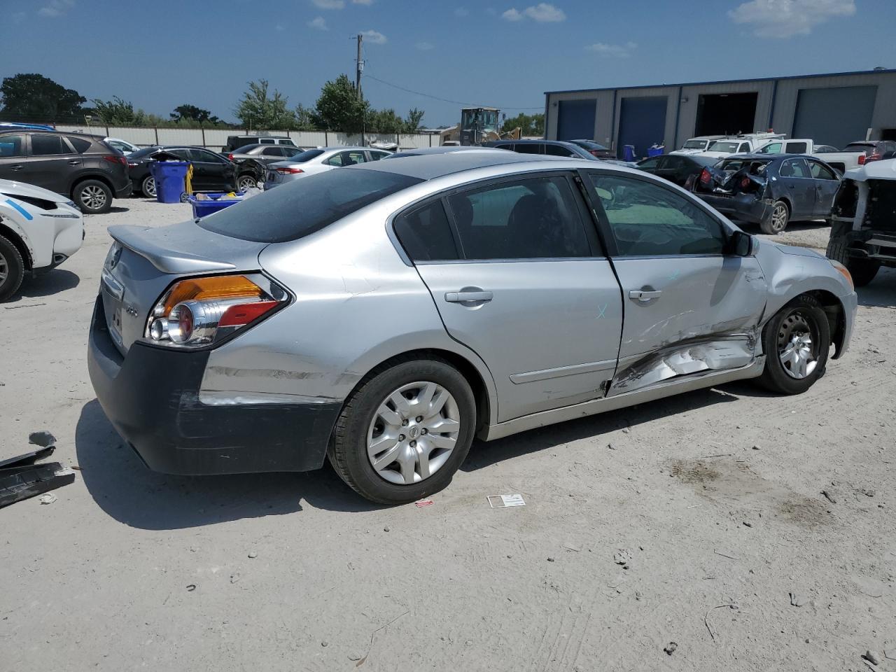 2012 Nissan Altima Base - Фото 3