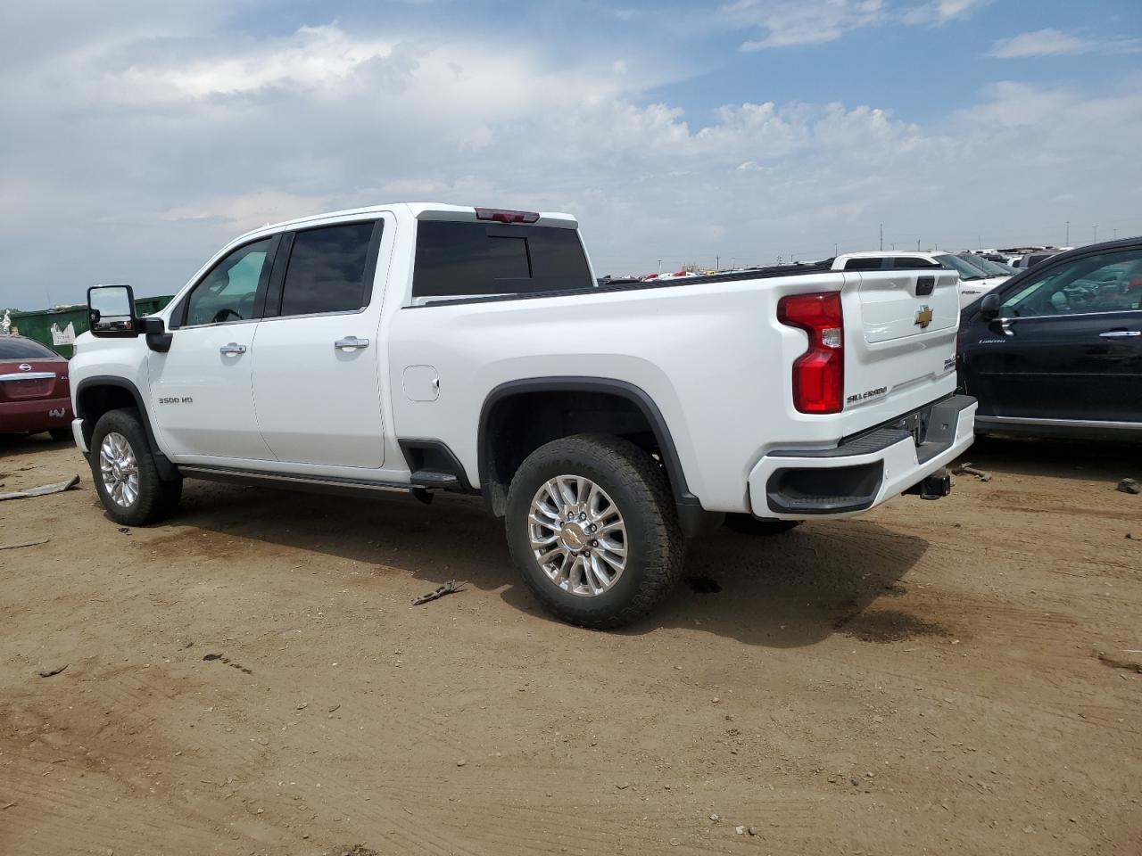 2022 Chevrolet Silverado K3500 High Country - Фото 2