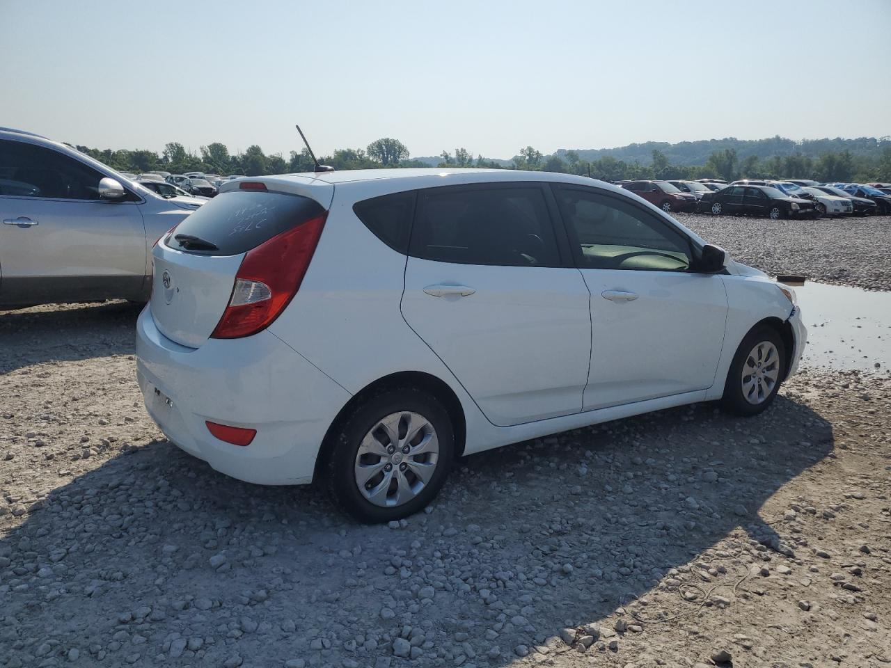 2017 Hyundai Accent Se - Фото 3