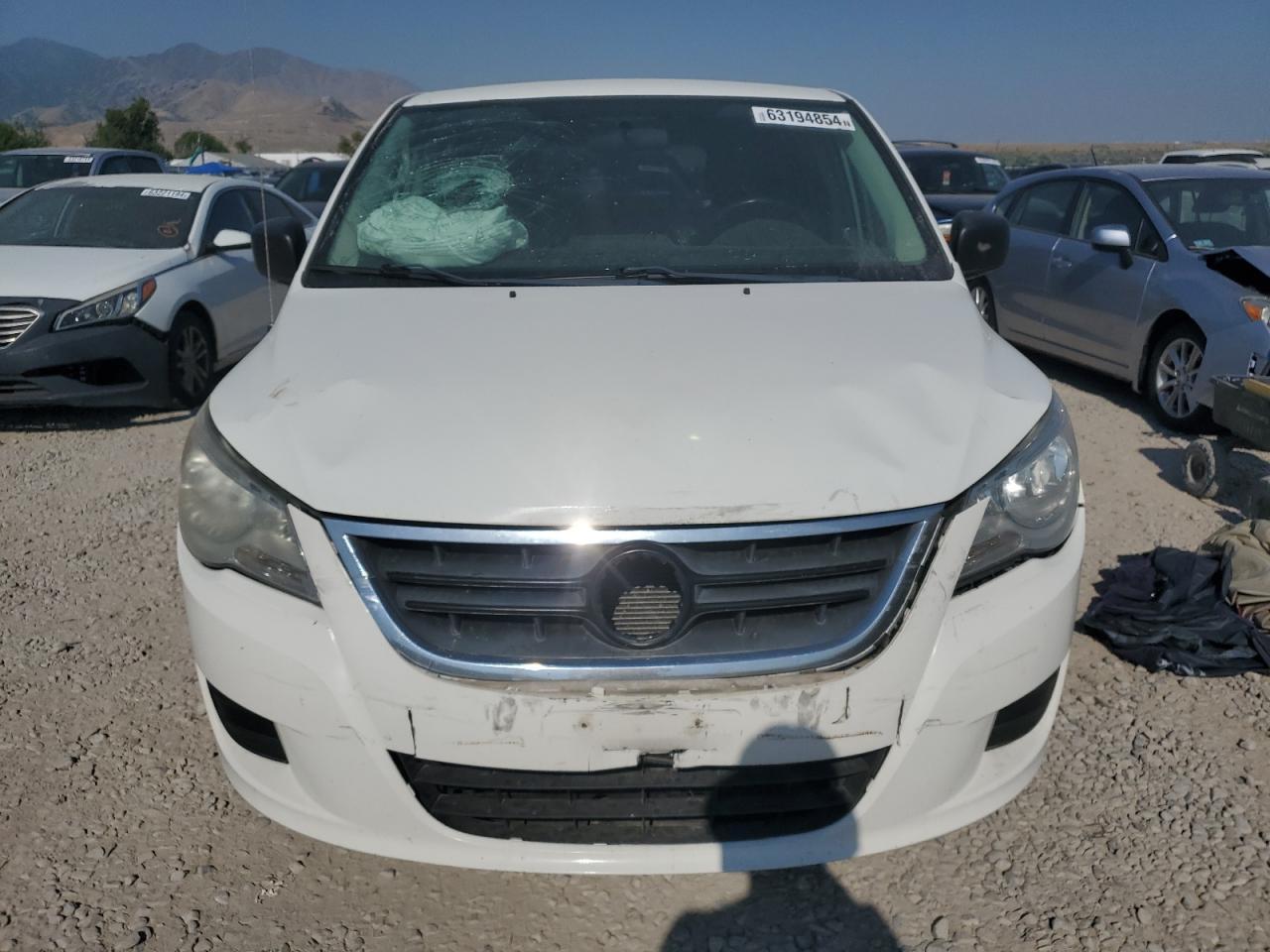 2010 Volkswagen Routan S - Фото 5