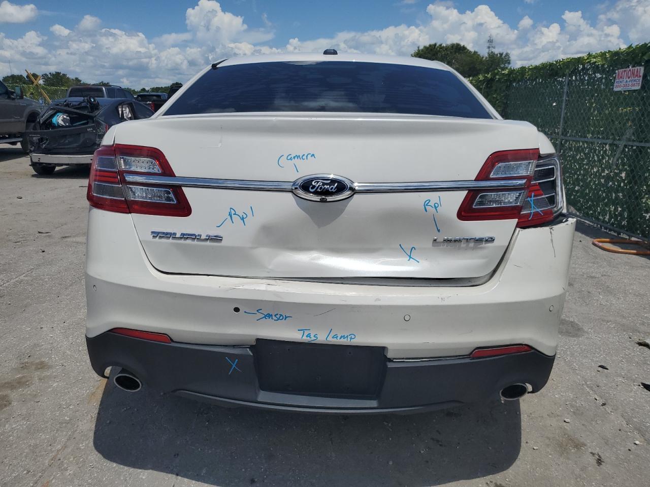 2014 Ford Taurus Limited - Image 6