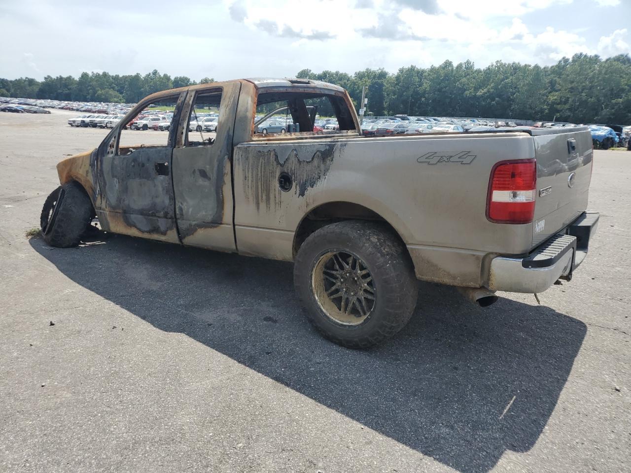 2004 Ford F150 - Image 2