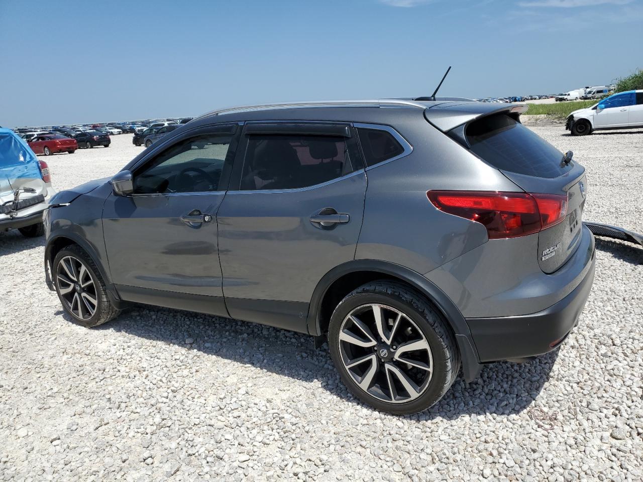 2017 Nissan Rogue Sport S - Image 2