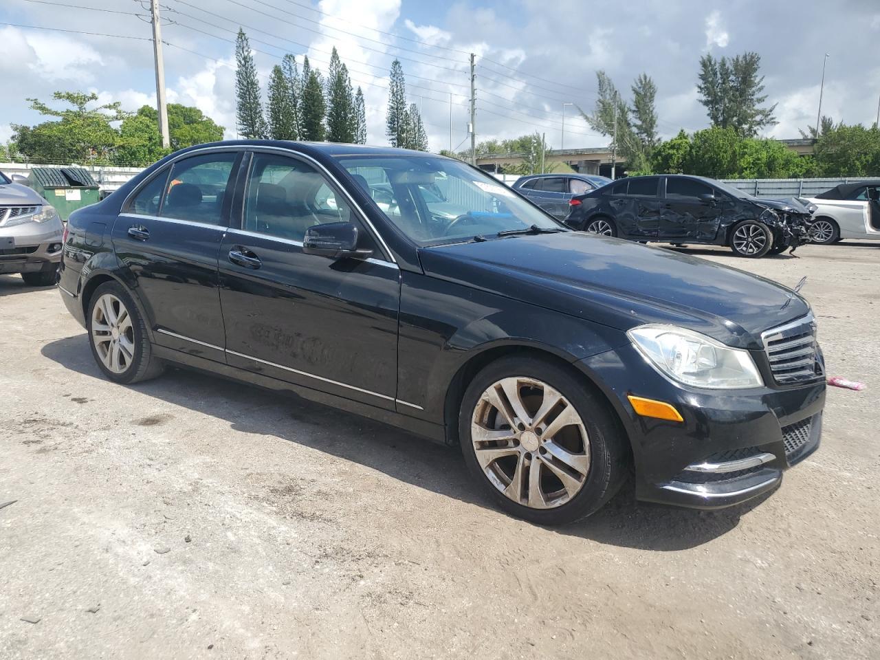 2013 Mercedes-Benz C 250 - Фото 4