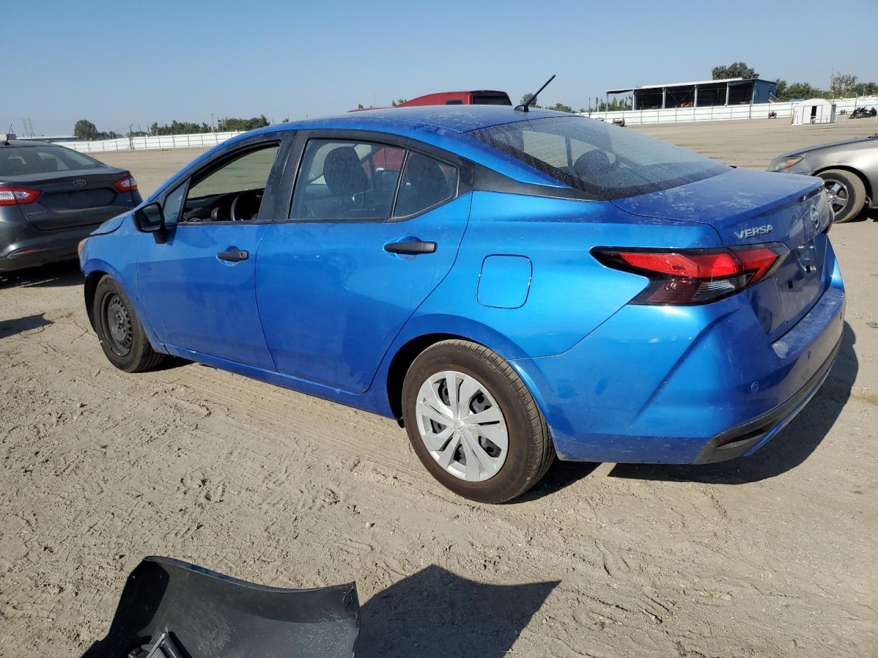2022 Nissan Versa S - Фото 2