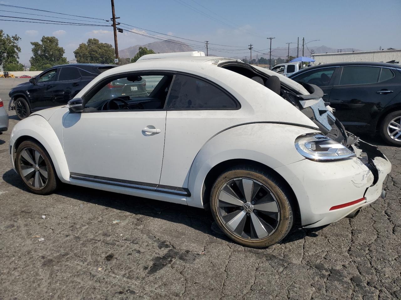 2012 Volkswagen Beetle Turbo - Фото 2
